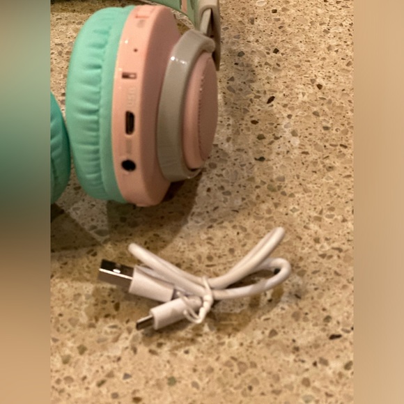 Riwbox WT-7S BT Headphones Light Up, Foldable Stereo Wireless Headset Kids - Picture 15 of 15